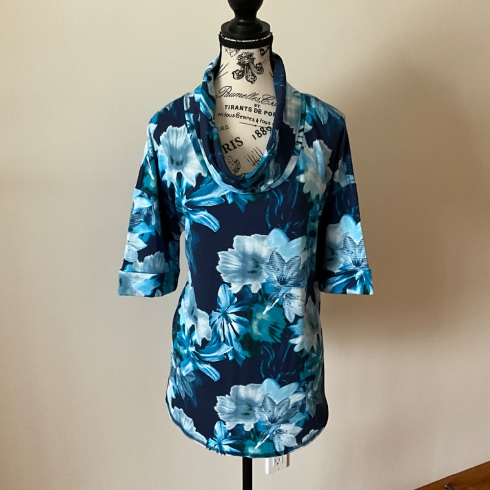 NWT. St. John Bay Women Active top with short sleeve and Cowl neck. Size XL